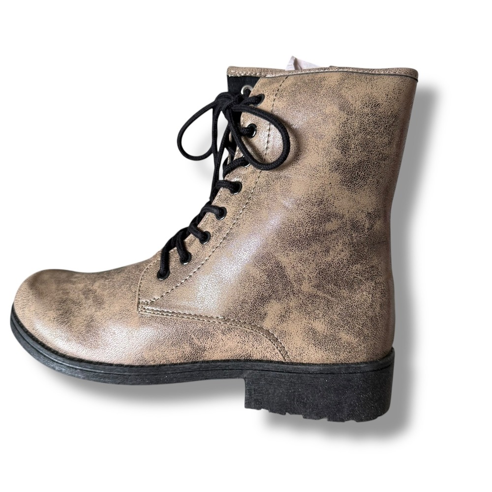 NIB Qupid Combat Boots Taupe Bronze Distressed Lace Up Zipper Ankle Boots 7.5
